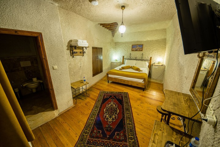Room 14 of 179
