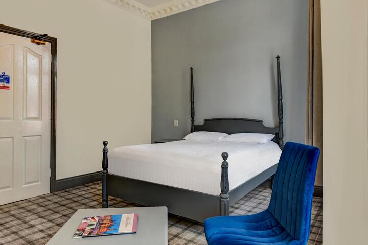 Room 49 of 69