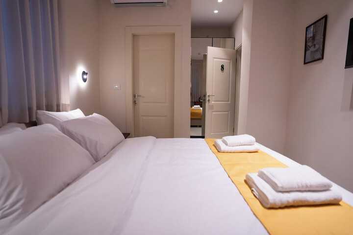 Room 35 of 74