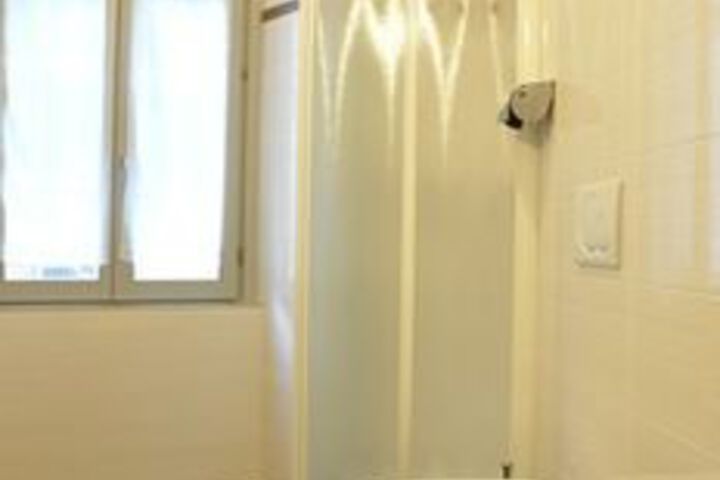 Room 6 of 51