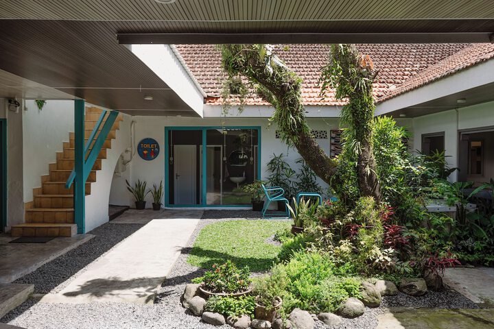 Hotel Exterior 45 of 47