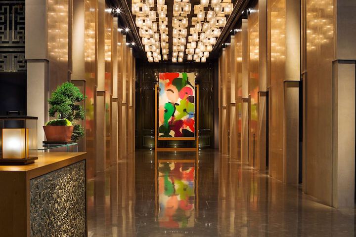 Entrance & Lobby