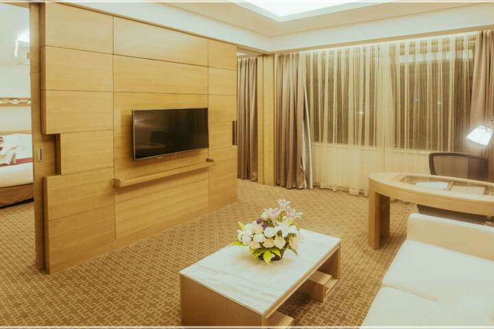 Room 12 of 79