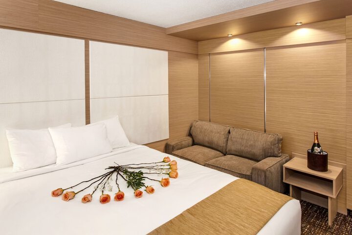 1 Queen Bed (12 of 12)