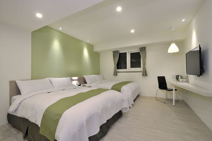 Room 9 of 62