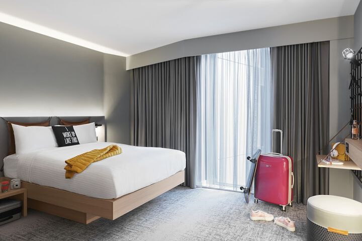 Room 4 of 40
