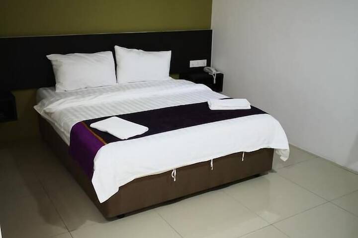 Room 18 of 33