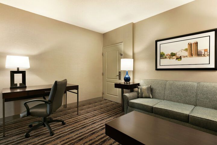Room 28 of 62