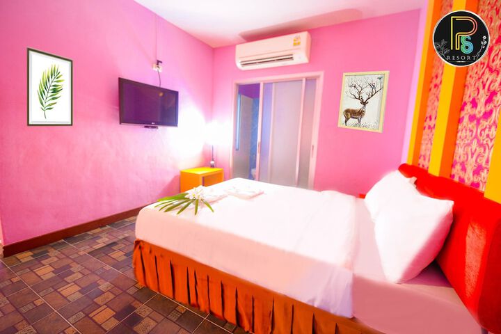 Room 7 of 25