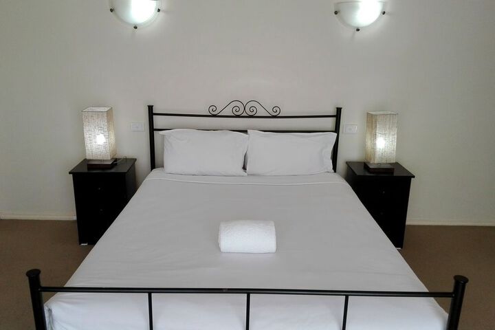 Room 9 of 38
