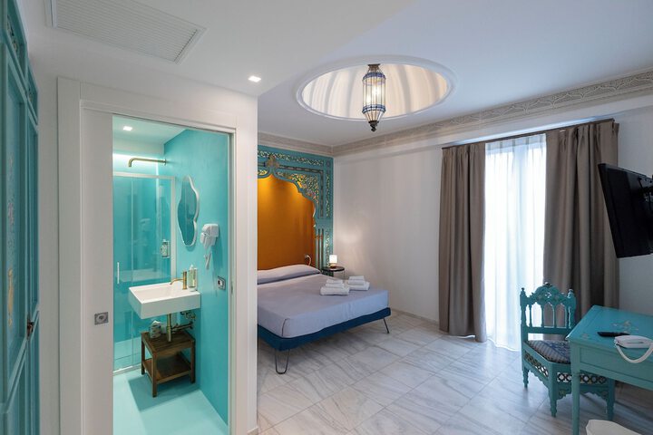 Room 30 of 46