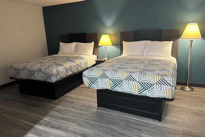 Room 9 of 12