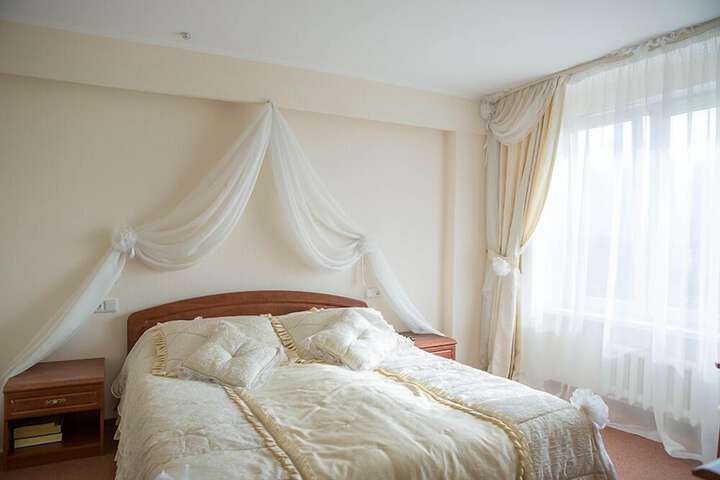 Room 46 of 122