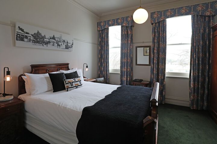 Room 38 of 345