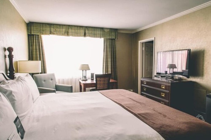 Room 15 of 37