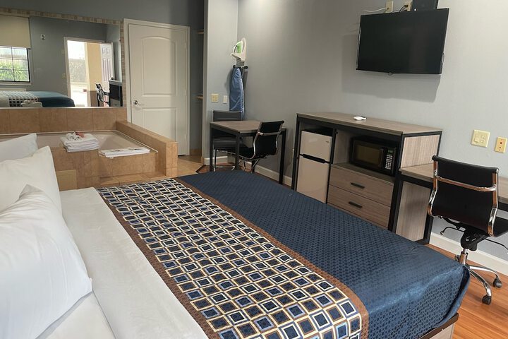 Room 5 of 32
