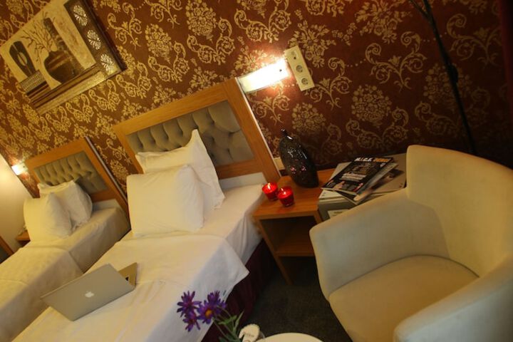 Room 28 of 47