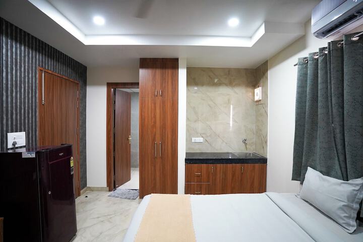 Room 60 of 77