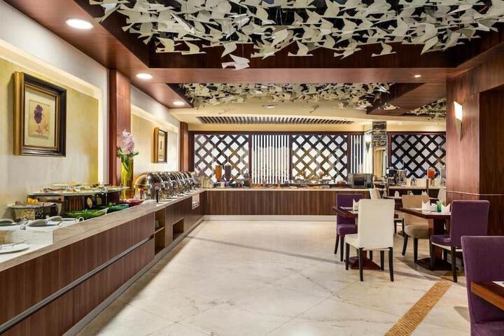 Dining Photos