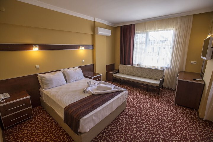Room 9 of 22