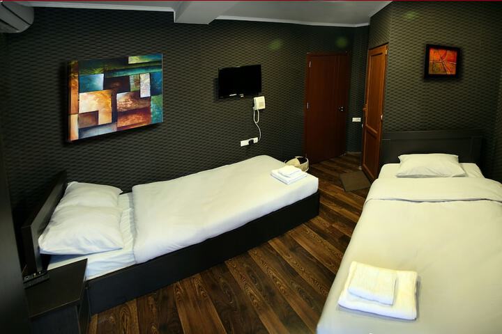Room 7 of 23