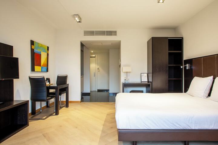 Room 18 of 62