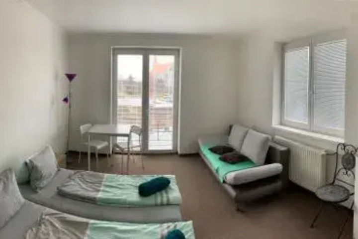 Room 4 of 11