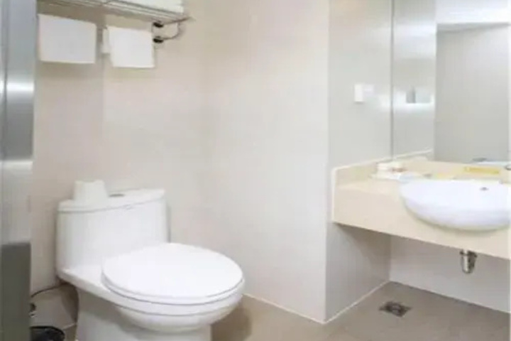 Room 7 of 11