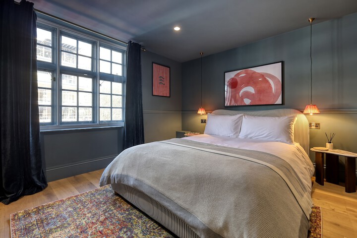 Room 9 of 28