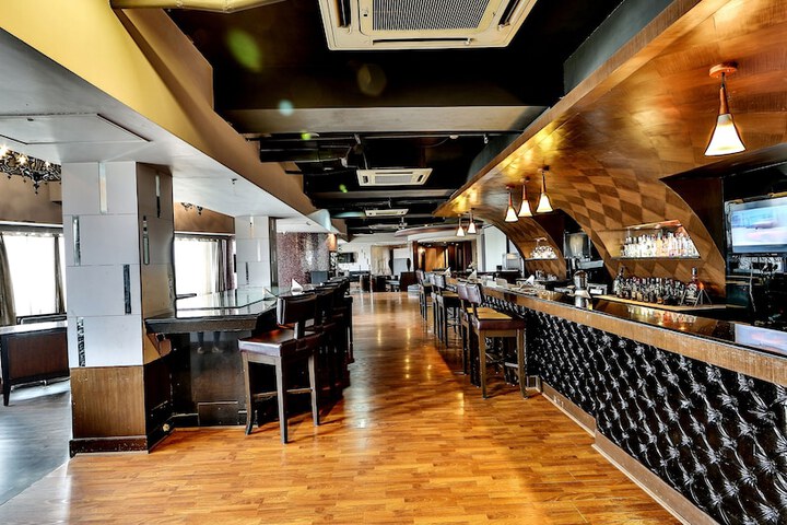 Lounge 60 of 95