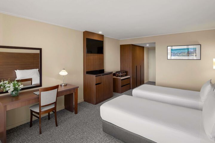 Room 30 of 79