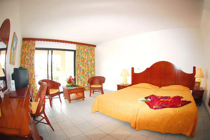 Room 3 of 27