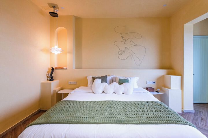 Room 34 of 150