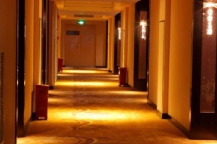 SANTAVAN HOTEL