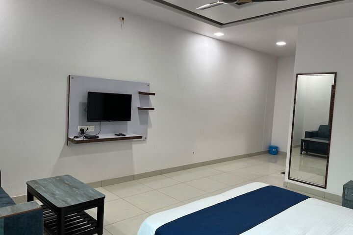 Room 15 of 26
