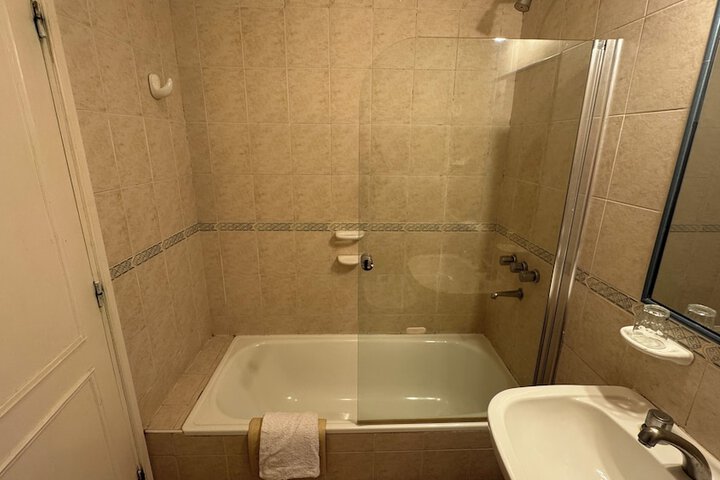 Room 104 of 138