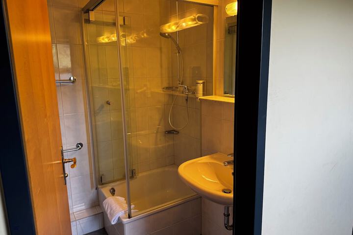 Room 20 of 51