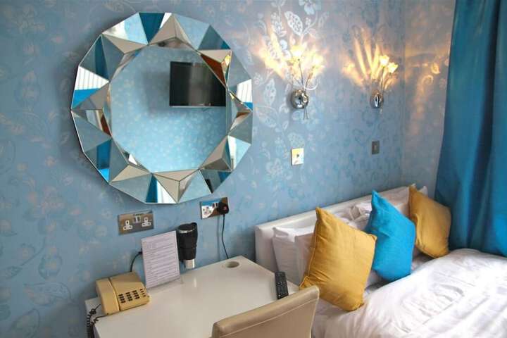Room 16 of 71