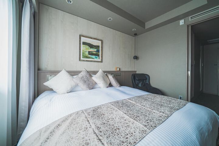 Room 28 of 45
