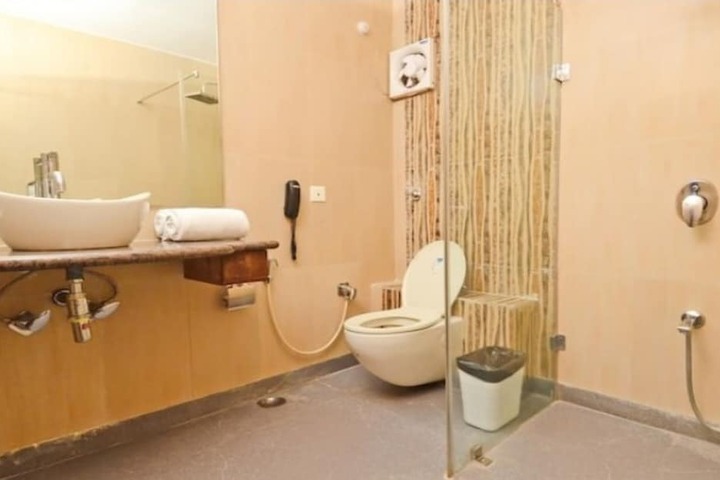 Room 9 of 14