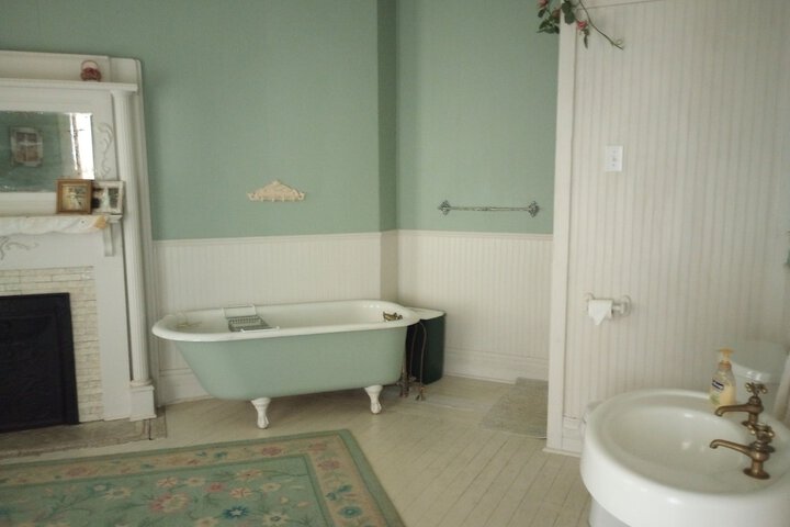 Room 43 of 108