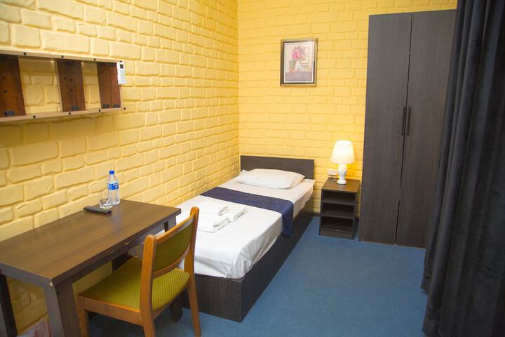 Room 3 of 7