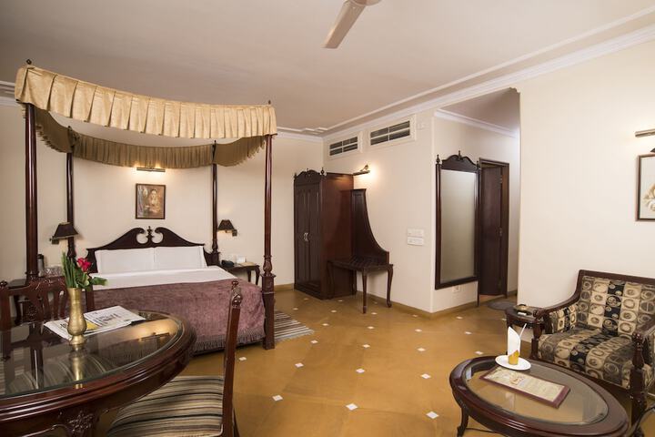 Room 6 of 31