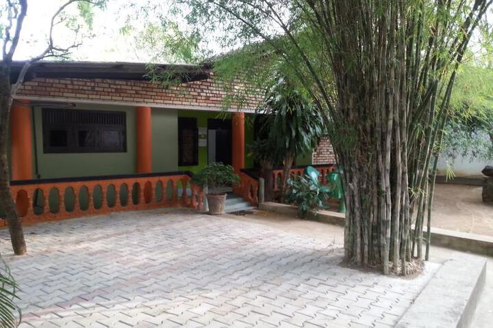 Herath Holiday Inn