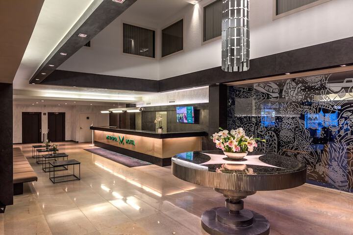 Entrance & Lobby