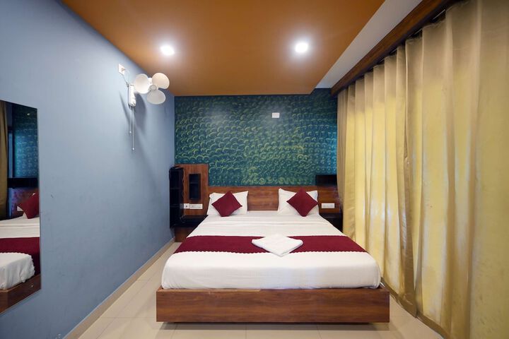 Room 6 of 77