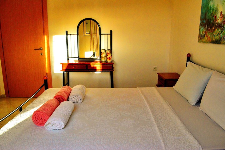 Room 5 of 68
