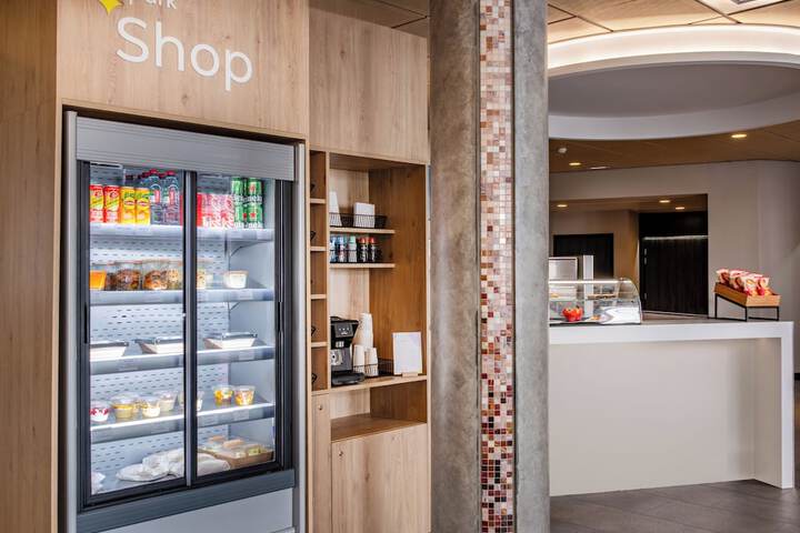 Snack bar