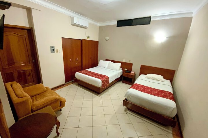 Room 9 of 49