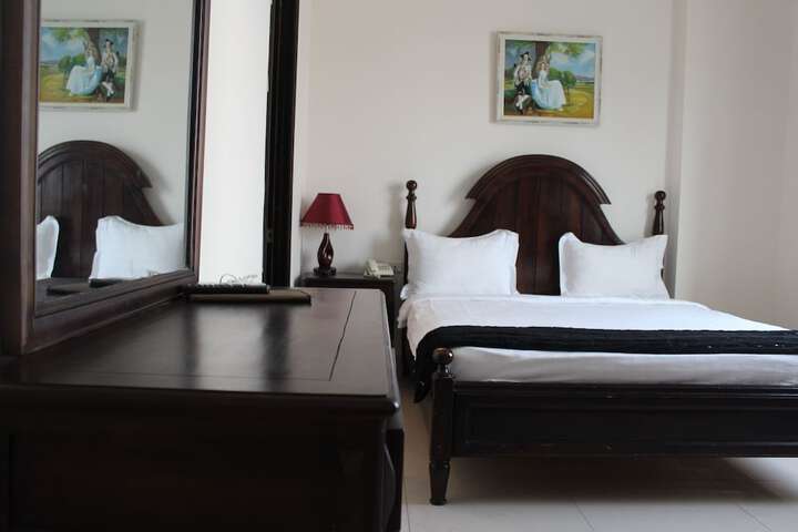 Room 3 of 50